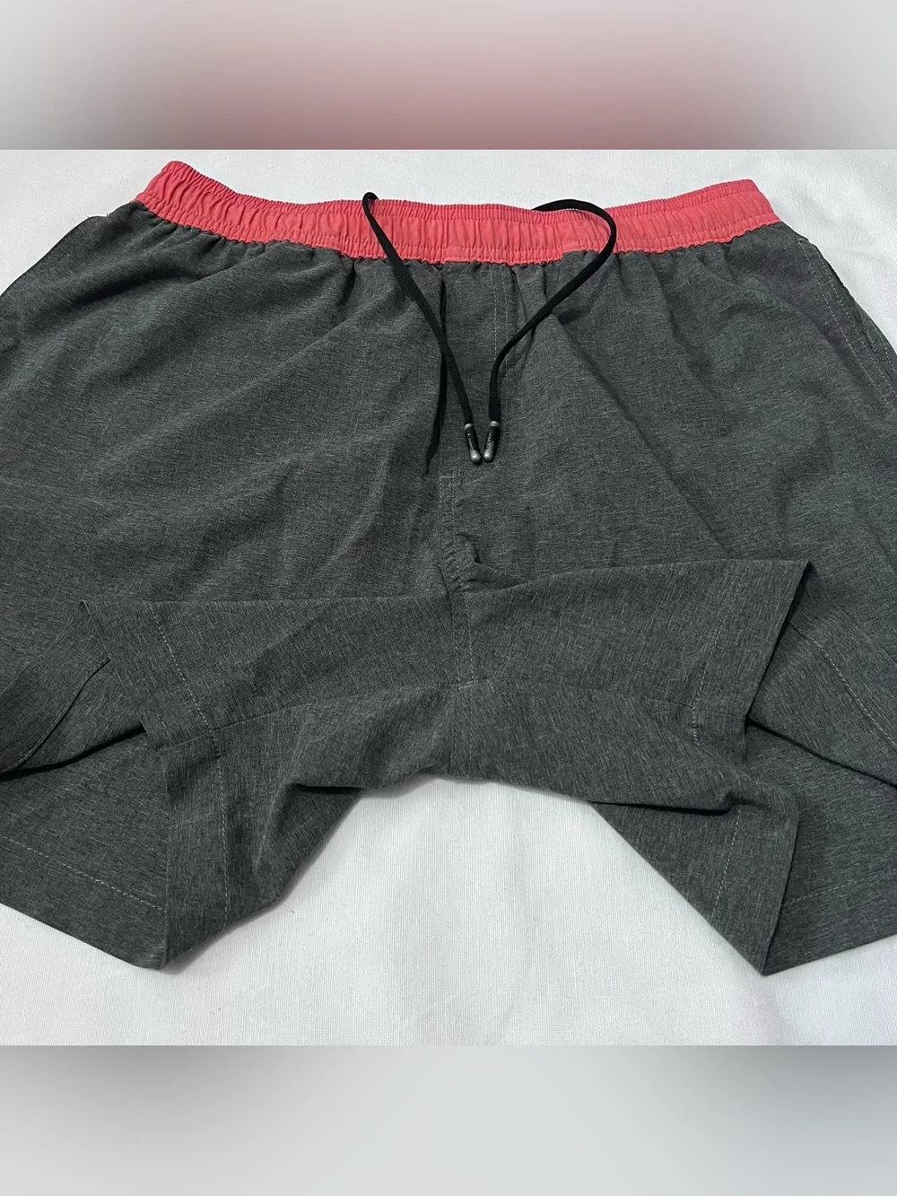 Chubbies Gray Heather Performance Stretch Shorts Pink Waist 5.5” M